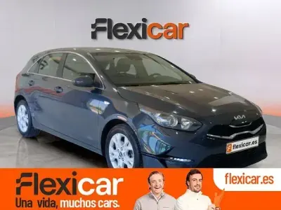 Usado Kia Ceed 136 CV (100 kW) 2023 Gris Utilitario