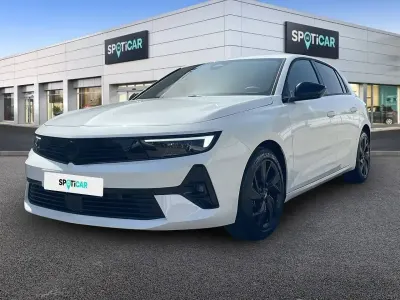 Usado Opel Astra 130 CV (95 kW) 2023 Blanco Berlina