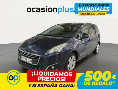 Usado Peugeot 5008 Style 131 CV (96 kW) 2015 Azul Monovolumen