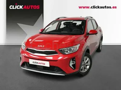 Usado Kia Stonic 79 HP (58 kW) 2025 Vermelho SUV