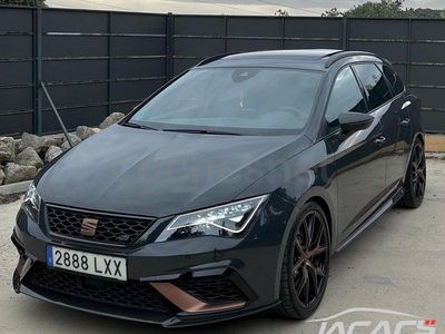 Usado Seat Leon 4Drive 300 CV (220 kW) 2020 Gris / plata Familiar
