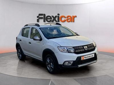 Usado Dacia Sandero Comfort 90 CV (66 kW) 2019 Blanco Berlina