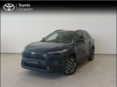 Usado Toyota Corolla Cross Style 178 CV (130 kW) 2025 Gris / plata SUV