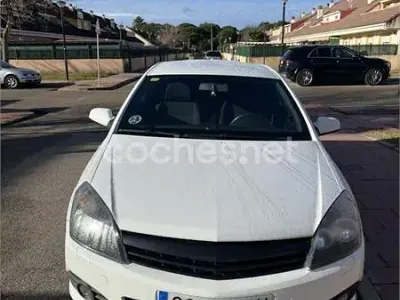 Usado Opel Astra GTC Sport 120 CV (88 kW) 2007 Blanco Berlina