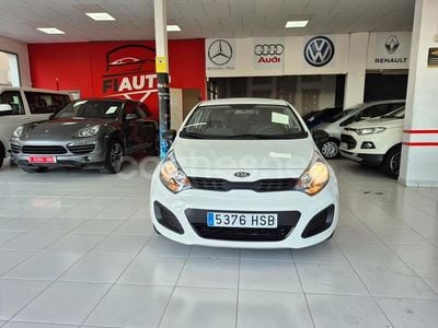 Blanco Usado 2013 Kia Rio Berlina | 6298 € (Buen precio)