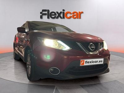Usado Nissan Qashqai N-Connecta 116 CV (85 kW) 2015 Rojo SUV