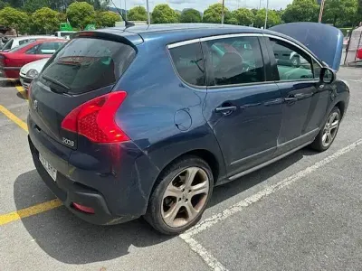 Usado Peugeot 3008 Premium 120 CV (88 kW) 2010 Azul Familiar