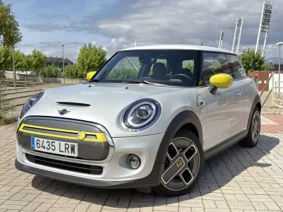 Begagnad Mini Cooper SE 135 kW (184 HK) 2021 Grå Halvkombi