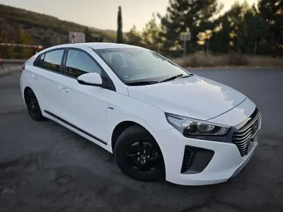 Usado Hyundai Ioniq 105 CV (77 kW) 2018 Blanco Utilitario