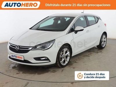 Usado Opel Astra Dynamic 125 CV (91 kW) 2017 Blanco Berlina