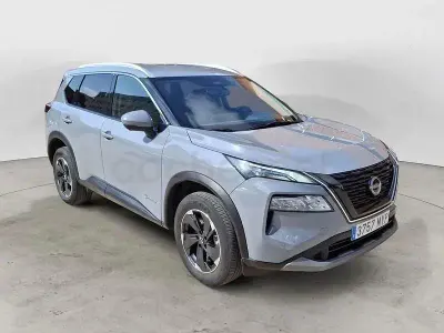 Usado Nissan X-Trail Acenta 204 CV (150 kW) 2025 Gris / plata SUV