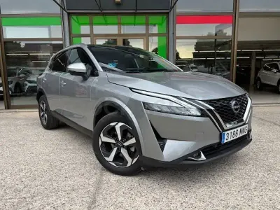 Usado Nissan Qashqai N-Connecta 140 CV (102 kW) 2024 Gris / plata SUV