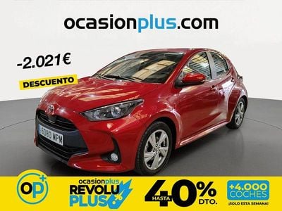 Usado Toyota Yaris Hybrid Active 116 CV (85 kW) 2024 Rojo Berlina