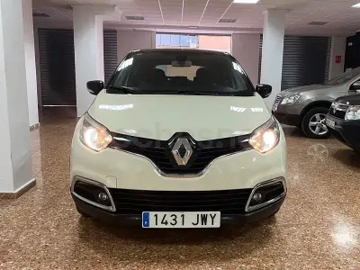 Usado Renault Captur Zen 90 CV (66 kW) 2017 Beige SUV