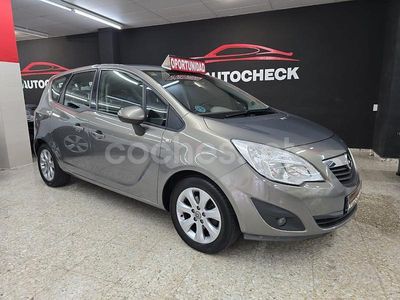 Gris / plata Usado 2010 Opel Meriva Enjoy Monovolumen | 9990 € (Caro)