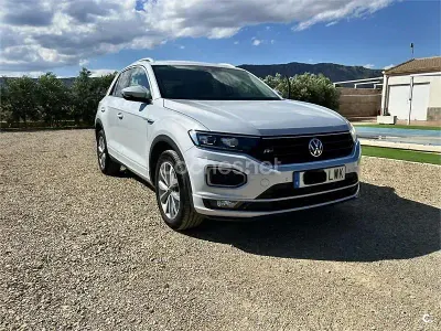 Usado VW T-Roc Advance 115 CV (84 kW) 2022 Gris / plata SUV