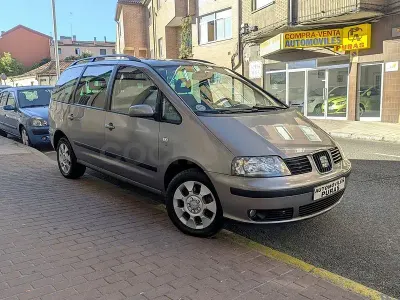 Usado Seat Alhambra 140 CV (102 kW) 2007 Gris / plata Monovolumen
