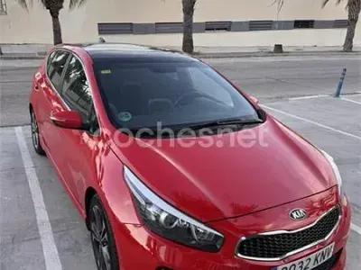 Usado Kia Ceed GT GT-Line 136 CV (100 kW) 2018 Rojo Berlina