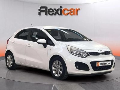Usado Kia Rio 86 CV (63 kW) 2014 Blanco Berlina