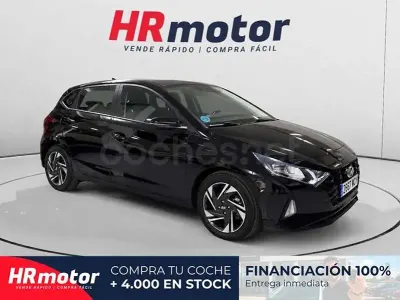 Usado Hyundai i20 100 CV (73 kW) 2022 Negro Utilitario