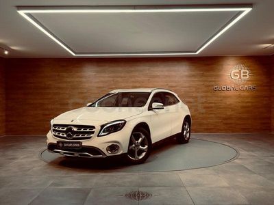Käytetty Mercedes GLA180 122 HP (89 kW) 2018 Valkoinen Katumaasturi