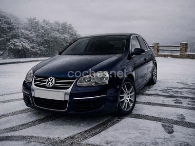 Usado VW Jetta Advance 140 CV (102 kW) 2006 Azul Berlina