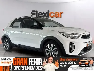 Usado Kia Stonic 120 HP (88 kW) 2021 Branco SUV
