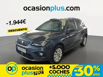 Usado Seat Arona Ecomotive 95 CV (69 kW) 2019 Gris SUV