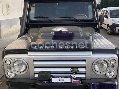 Usado Land Rover Defender SE 122 HP (89 kW) 2010 Preto Carrinha