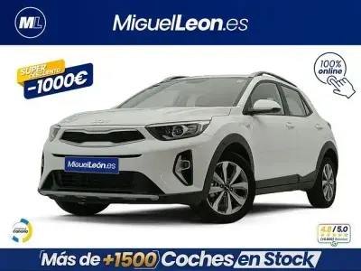 Begagnad Kia Stonic 84 HK (61 kW) 2023 Vit SUV
