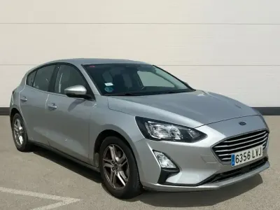 Usado Ford Focus Trend+ 125 HP (91 kW) 2021 Cinzento