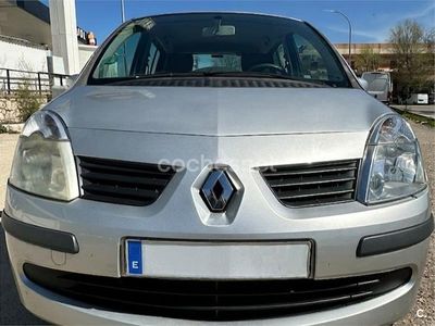 Usado Renault Modus Dynamique 98 CV (72 kW) 2004 Gris / plata Monovolumen