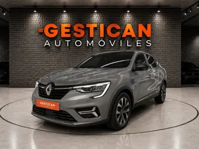 Usado Renault Arkana Zen 140 CV (102 kW) 2021 Gris / plata SUV