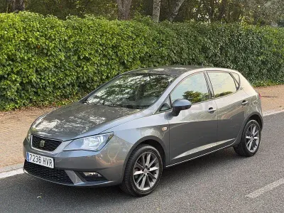 Usado Seat Ibiza I-Tech 105 CV (77 kW) 2014 Gris / plata Berlina