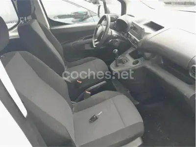 Usado Citroën Berlingo Feel 102 CV (75 kW) 2019 Blanco Monovolumen