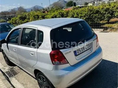 Usado Chevrolet Kalos SE 83 CV (61 kW) 2005 Gris / plata Berlina