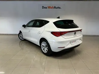 Usado Seat Leon Style 150 CV (110 kW) 2024 Blanco