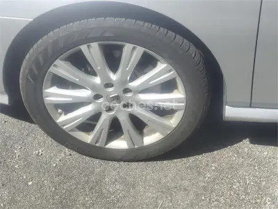 Usado Renault Latitude Initiale 240 CV (176 kW) 2012 Gris / plata Berlina