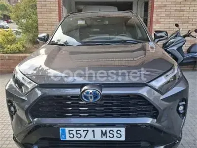 Usado Toyota RAV4 Hybrid Style 218 CV (160 kW) 2024 Gris / plata SUV