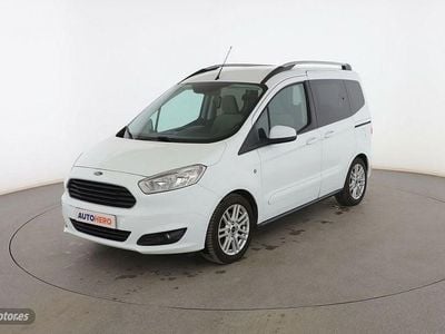 Blanco Usado 2015 Ford Tourneo Courier Titanium Monovolumen | 9399 € (Precio justo)