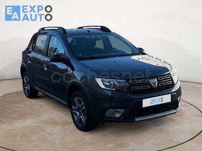 Usado Dacia Sandero Essentiel 90 CV (66 kW) 2019 Gris / plata Berlina
