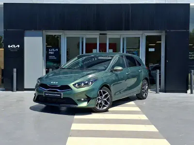 Usado Kia Ceed 140 CV (102 kW) 2025 Verde Utilitario