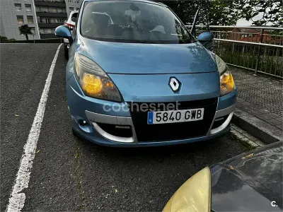 Usado Renault Scenic E-Tech Dynamique 105 CV (77 kW) 2010 Azul Monovolumen