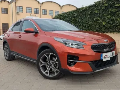 Usado Kia XCeed 141 CV (103 kW) 2022 Naranja SUV
