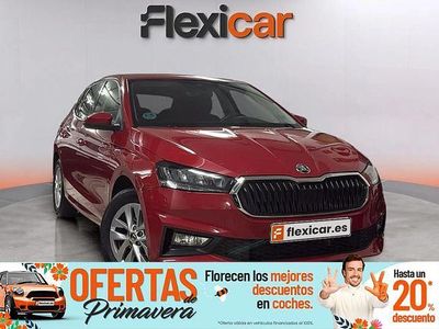 Usado Skoda Fabia Selection 95 CV (69 kW) 2024 Rojo Berlina