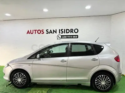 Usado Seat Altea Reference 105 CV (77 kW) 2004 Gris / plata Monovolumen