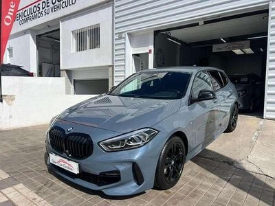 Begagnad BMW 116 M Sport 136 HK (100 kW) 2023 Grå Halvkombi
