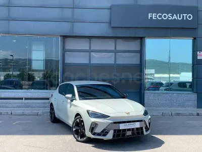 Usado Cupra Leon 150 CV (110 kW) 2025 Gris / plata Berlina
