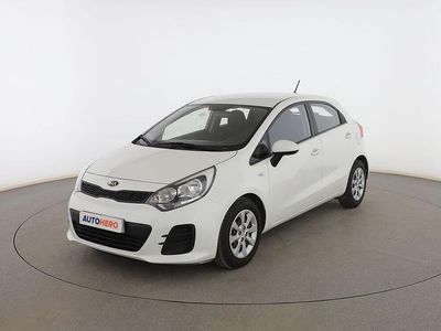 Usado Kia Rio 86 CV (63 kW) 2015 Blanco Berlina