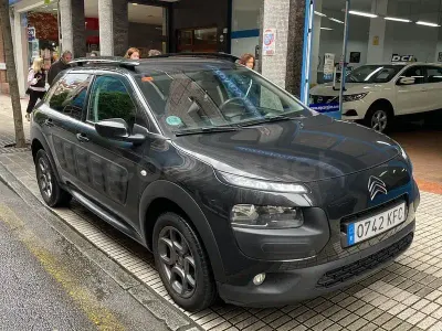 Usado Citroën C4 Shine 100 CV (73 kW) 2017 Negro Berlina